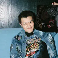 Poslechněte si interpreta undefined, sledujte hudební videa, přečtěte si životopis, podívejte se na data turné a další informace.