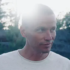 Listen to Andreas Ihlebæk, watch music videos, read bio, see tour dates & more!