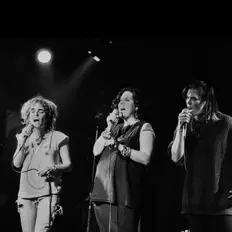 Ακούστε περιεχόμενο από Yeastie Girlz, παρακολουθήστε μουσικά βίντεο, διαβάστε το βιογραφικό, δείτε ημερομηνίες περιοδείας, και πολλά ακόμη!