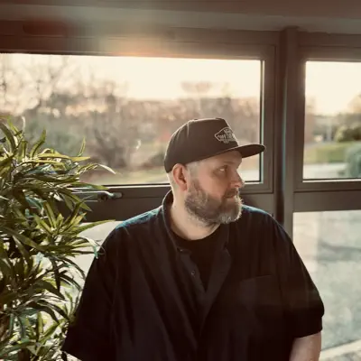 Listen to Allan McKinlay, watch music videos, read bio, see tour dates & more!