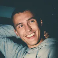 Luister naar undefined, bekijk muziekvideo's, lees de bio, bekijk de tourdata, en meer!