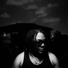 Luister naar Jaytizzy Banks, bekijk muziekvideo's, lees de bio, bekijk de tourdata, en meer!