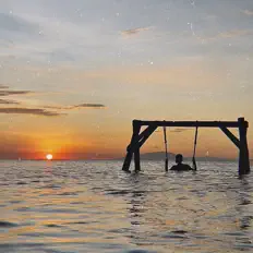 Enzo T dinle, müzik videolarını izle, biyografisini oku, tur tarihlerini ve daha fazlasını gör!