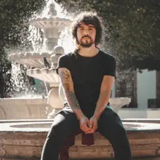 Escucha a Nayaär, mira vídeos musicales, lee la biografía, consulta fechas de giras y mucho más.