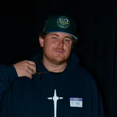 Ascolta JMACPDX, guarda video musicali, leggi la biografia, vedi le date del tour & altro!