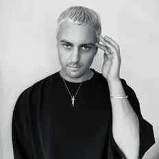收听 Myles Simeon、观看音乐视频、阅读小传、查看巡演日期等 ！