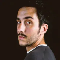 收听 undefined、观看音乐视频、阅读小传、查看巡演日期等 ！