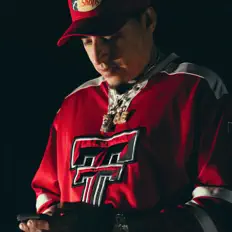 收听 Lil Robbie、观看音乐视频、阅读小传、查看巡演日期等 ！