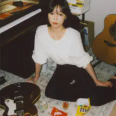 聆聽 Jade、觀看音樂影片、閱讀小傳、查看巡演日期等！