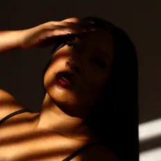 Dengarkan Karma, tonton video musik, baca bio, lihat tanggal tur & lainnya!
