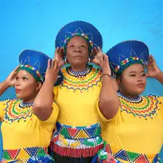 聆聽 Mahotella Queens、觀看音樂影片、閱讀小傳、查看巡演日期等！