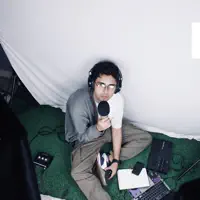 Ascolta undefined, guarda video musicali, leggi la biografia, vedi le date del tour & altro!
