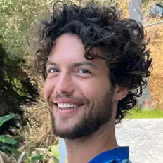 Escucha a Orfeas, mira vídeos musicales, lee la biografía, consulta fechas de giras y mucho más.