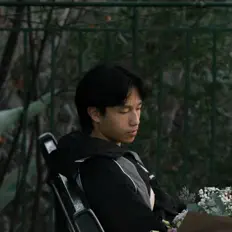 bnj을(를) 듣고, 뮤직 비디오를 보고, 약력을 읽고, 투어 일정 등을 확인하세요!