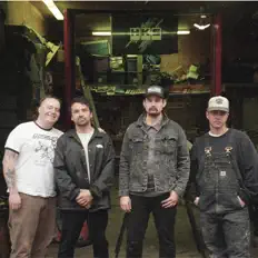 BOYS BOYS सुनें, म्यूज़िक वीडियो देखें, बायो पढ़ें, दौरे की तारीखें और बहुत कुछ देखें!