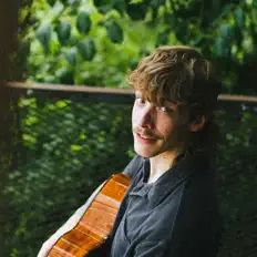 Dengarkan Nolan Hubbard, tonton video musik, baca bio, lihat tanggal tur & lainnya!