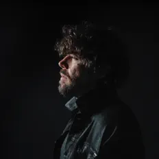Ouve Josh Krajcik, vê vídeos de música, lê a biografia, vê as datas da digressão e muito mais!