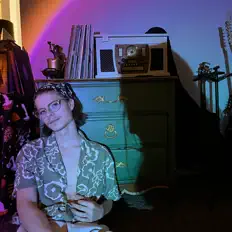 Ouça Petrie, assista a videoclipes, leia a biografia, veja as datas das turnês e mais!