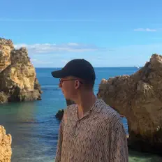 Listen to Orzechuu, watch music videos, read bio, see tour dates & more!