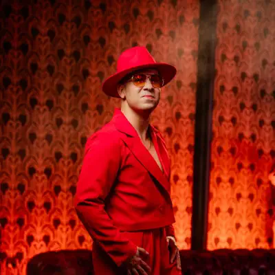 Listen to Renesito Avich, watch music videos, read bio, see tour dates & more!