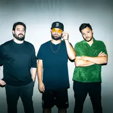 Dengarkan Stuck On Planet Earth, tonton video musik, baca bio, lihat tanggal tur & lainnya!