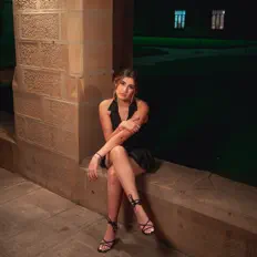 Escucha a TIFFANY, mira videos musicales, lee su biografía, consulta las fechas de las gira y más.