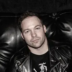 Dengarkan Christopher Foust, tonton video musik, baca bio, lihat tanggal tur & lainnya!