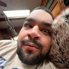 聆聽 Meda169、觀看音樂影片、閱讀小傳、查看巡演日期等！