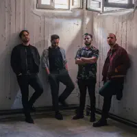 Écoutez undefined, regardez des vidéoclips, lisez la biographie, consultez les dates de tournée et plus encore !