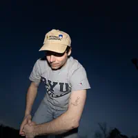 Ouça undefined, assista a videoclipes, leia a biografia, veja as datas das turnês e mais!