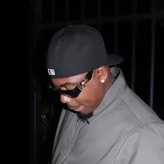 Hör dir Ryan the Mac an, schau dir Musikvideos an, lies die Biografie, finde Tourdaten und mehr!