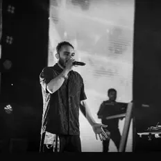 Luister naar Vivek Pathak, bekijk muziekvideo's, lees de bio, bekijk de tourdata, en meer!