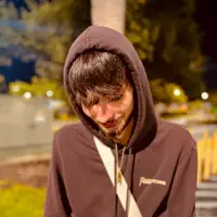 undefinedを聴いたり、ミュージックビデオを鑑賞したり、経歴やツアー日程などを確認したりしましょう！