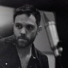 Écoutez Bryan Loweree, regardez des vidéoclips, lisez la biographie, consultez les dates de tournée et plus encore !