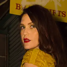 收听 Deja Mae、观看音乐视频、阅读小传、查看巡演日期等 ！