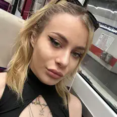 LEALAを聴いたり、ミュージックビデオを鑑賞したり、経歴やツアー日程などを確認したりしましょう！