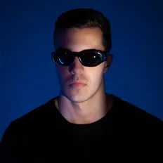 Ascolta Yann Camargo, guarda video musicali, leggi la biografia, vedi le date del tour & altro!