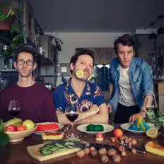 Luister naar Yes Basketball, bekijk muziekvideo's, lees de bio, bekijk de tourdata, en meer!