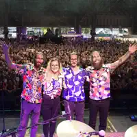 undefinedを聴いたり、ミュージックビデオを鑑賞したり、経歴やツアー日程などを確認したりしましょう！