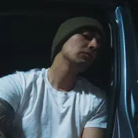 Hör dir undefined an, schau dir Musikvideos an, lies die Biografie, finde Tourdaten und mehr!