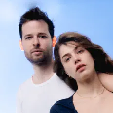 Luister naar Rút, bekijk muziekvideo's, lees de bio, bekijk de tourdata, en meer!