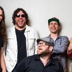 Groovement सुनें, म्यूज़िक वीडियो देखें, बायो पढ़ें, दौरे की तारीखें और बहुत कुछ देखें!