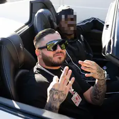 Ακούστε περιεχόμενο από Young Jay Official, παρακολουθήστε μουσικά βίντεο, διαβάστε το βιογραφικό, δείτε ημερομηνίες περιοδείας, και πολλά ακόμη!