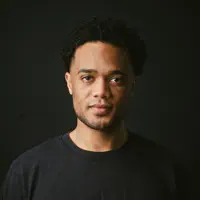 Escucha a undefined, mira vídeos musicales, lee la biografía, consulta fechas de giras y mucho más.