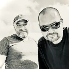 收听 Marching Whales、观看音乐视频、阅读小传、查看巡演日期等 ！