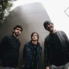 Ouve Sputnik, vê vídeos de música, lê a biografia, vê as datas da digressão e muito mais!