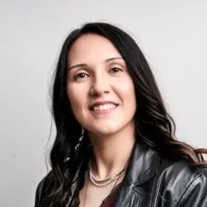 Dengarkan Sev Edene, tonton video musik, baca bio, lihat tanggal tur & lainnya!