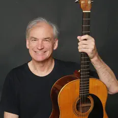 Ouve Brian Cook, vê vídeos de música, lê a biografia, vê as datas da digressão e muito mais!