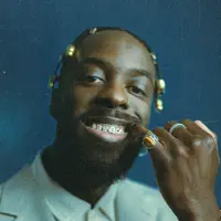 Escucha a undefined, mira videos musicales, lee su biografía, consulta las fechas de las gira y más.