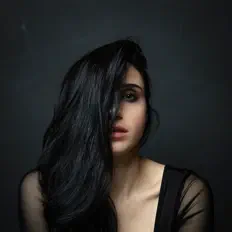 Anna-Sophie सुनें, म्यूज़िक वीडियो देखें, बायो पढ़ें, दौरे की तारीखें और बहुत कुछ देखें!